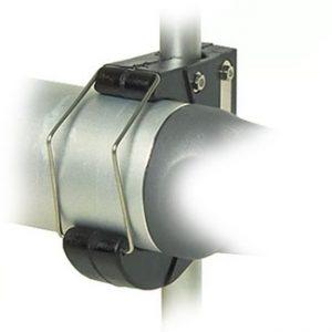 Rubberklem voor het zeevast stouwen van rondhouten aan scepterpalen